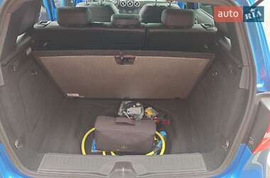 Хэтчбек Mercedes-Benz B-Class 2015 в 