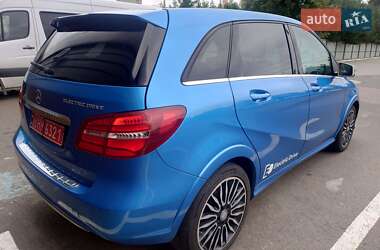 Хэтчбек Mercedes-Benz B-Class 2015 в 