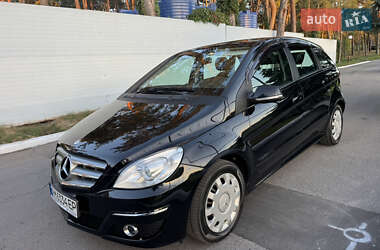 Хэтчбек Mercedes-Benz B-Class 2009 в 