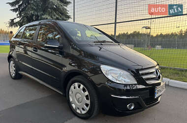 Хэтчбек Mercedes-Benz B-Class 2009 в 