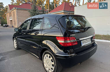 Хэтчбек Mercedes-Benz B-Class 2009 в 