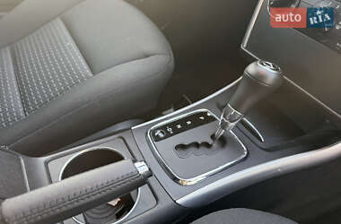 Хэтчбек Mercedes-Benz B-Class 2009 в 