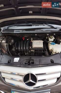 Хэтчбек Mercedes-Benz B-Class 2010 в 