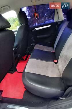 Хэтчбек Mercedes-Benz B-Class 2006 в 