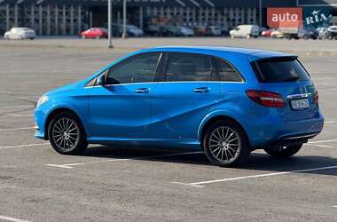Хэтчбек Mercedes-Benz B-Class 2015 в 