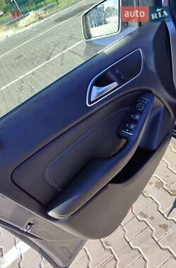 Хетчбек Mercedes-Benz B-Class 2015 в 