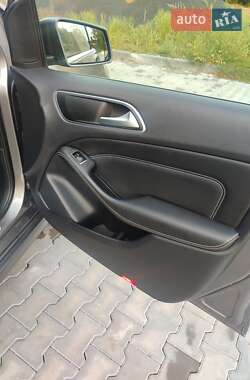 Хетчбек Mercedes-Benz B-Class 2015 в 