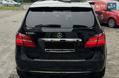 Хэтчбек Mercedes-Benz B-Class 2016 в 