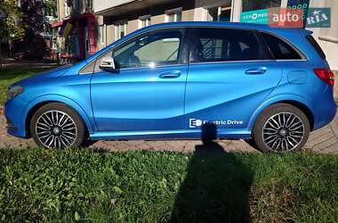 Хэтчбек Mercedes-Benz B-Class 2015 в 