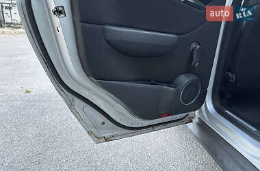 Хэтчбек Mercedes-Benz B-Class 2005 в 