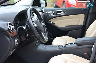 Хэтчбек Mercedes-Benz B-Class 2015 в 