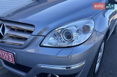 Хэтчбек Mercedes-Benz B-Class 2010 в 