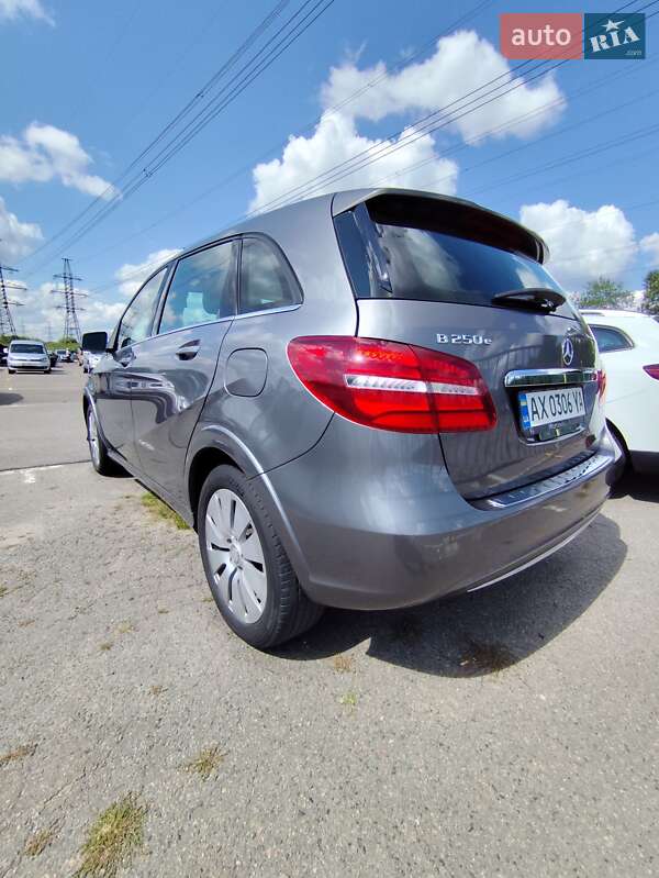 Хэтчбек Mercedes-Benz B-Class 2016 в Харькове фото 4 Хэтчбек Mercedes-Benz B-Class 2016 в Харькове