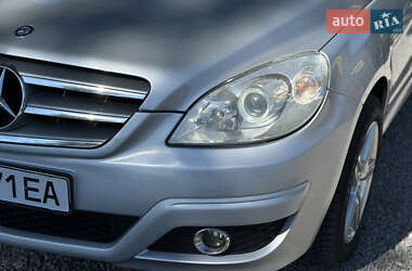 Хэтчбек Mercedes-Benz B-Class 2010 в 