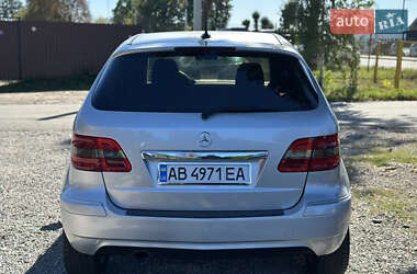Хэтчбек Mercedes-Benz B-Class 2010 в 