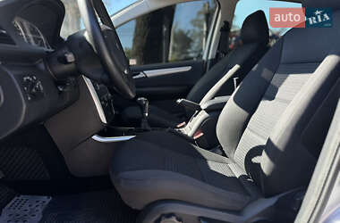 Хэтчбек Mercedes-Benz B-Class 2010 в 