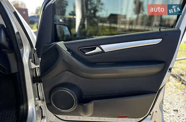 Хэтчбек Mercedes-Benz B-Class 2010 в 