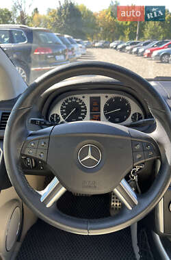 Хэтчбек Mercedes-Benz B-Class 2010 в 
