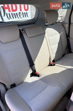 Хэтчбек Mercedes-Benz B-Class 2010 в 