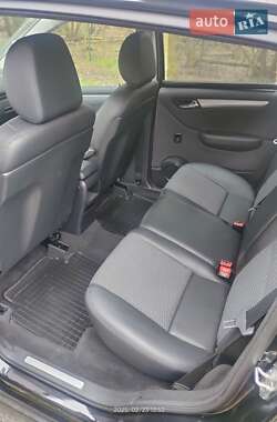 Хэтчбек Mercedes-Benz B-Class 2009 в 