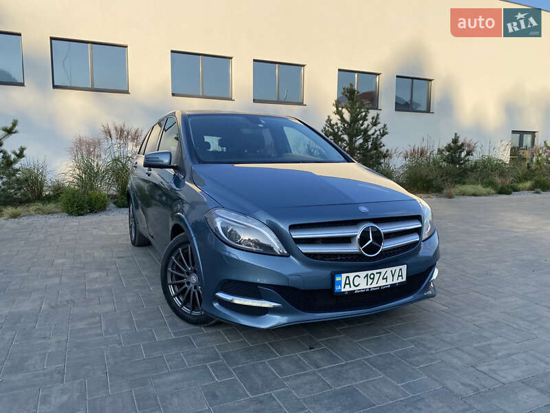 Хэтчбек Mercedes-Benz B-Class 2015 в 