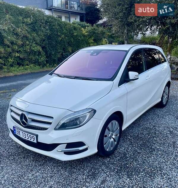 Хэтчбек Mercedes-Benz B-Class 2014 в 