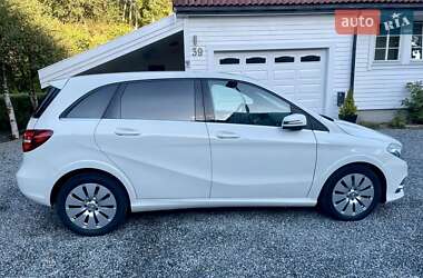 Хэтчбек Mercedes-Benz B-Class 2014 в 