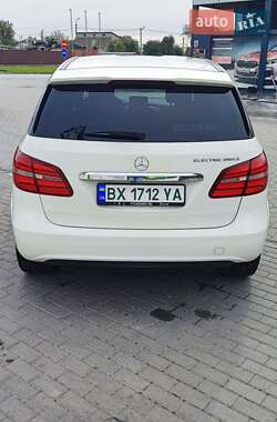 Хэтчбек Mercedes-Benz B-Class 2015 в 