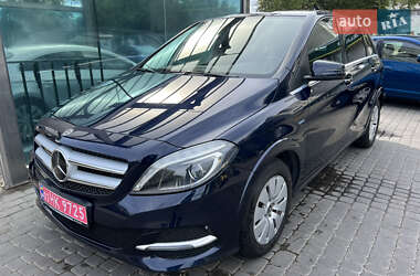 Хэтчбек Mercedes-Benz B-Class 2017 в 