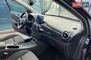 Хэтчбек Mercedes-Benz B-Class 2017 в 
