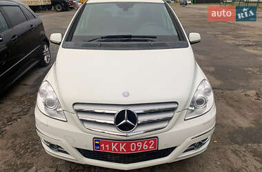 Хэтчбек Mercedes-Benz B-Class 2010 в 