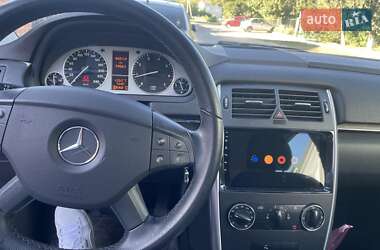 Хэтчбек Mercedes-Benz B-Class 2010 в 