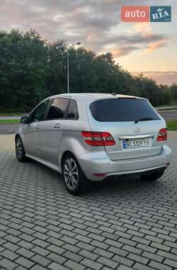 Хэтчбек Mercedes-Benz B-Class 2011 в 