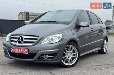 Хэтчбек Mercedes-Benz B-Class 2009 в 