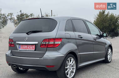 Хэтчбек Mercedes-Benz B-Class 2009 в 