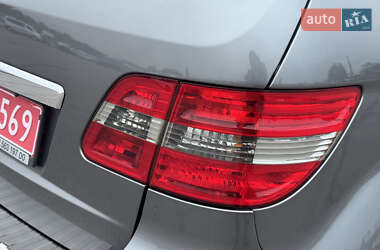 Хэтчбек Mercedes-Benz B-Class 2009 в 