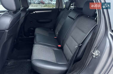 Хэтчбек Mercedes-Benz B-Class 2009 в 