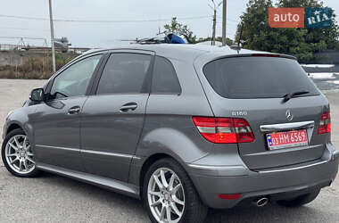 Хэтчбек Mercedes-Benz B-Class 2009 в 