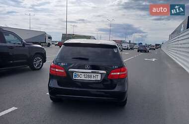Хэтчбек Mercedes-Benz B-Class 2012 в 