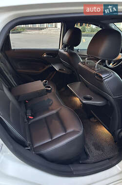 Хэтчбек Mercedes-Benz B-Class 2015 в 