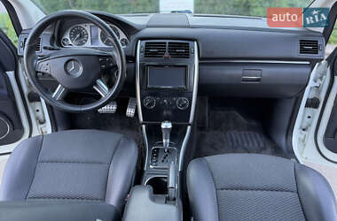 Хэтчбек Mercedes-Benz B-Class 2011 в 