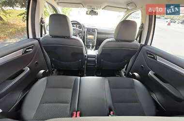 Хетчбек Mercedes-Benz B-Class 2010 в 