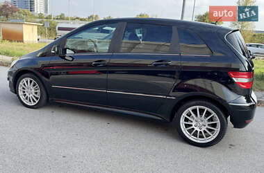 Хэтчбек Mercedes-Benz B-Class 2010 в 