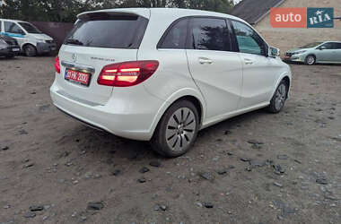 Хэтчбек Mercedes-Benz B-Class 2015 в 