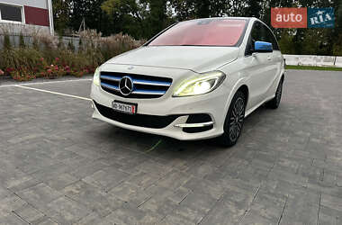 Хэтчбек Mercedes-Benz B-Class 2015 в 