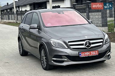 Хэтчбек Mercedes-Benz B-Class 2015 в 