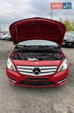 Хэтчбек Mercedes-Benz B-Class 2013 в 
