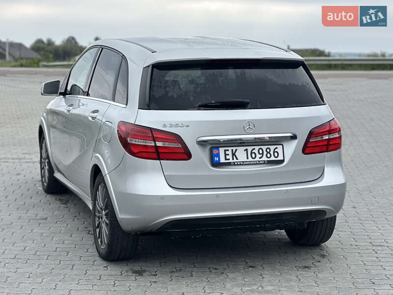 Хетчбек Mercedes-Benz B-Class 2016 в Львові фото 8 Хетчбек Mercedes-Benz B-Class 2016 в Львові