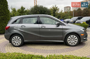 Хэтчбек Mercedes-Benz B-Class 2017 в 