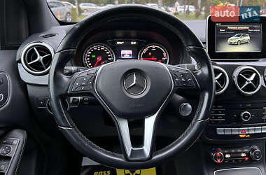 Хэтчбек Mercedes-Benz B-Class 2017 в 